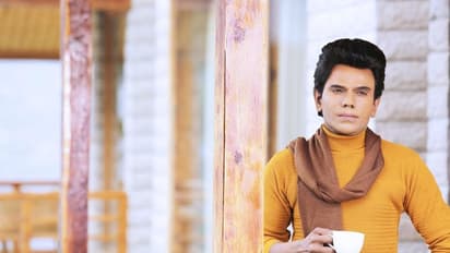 லெஜெண்ட் சரவணன் அருளுக்கு  ஜோடியாக நடிக்க... பாலிவுட் நடிகை ஊர்வசி ரவுதலாவுக்கு இத்தனை கோடி சம்பளமா?