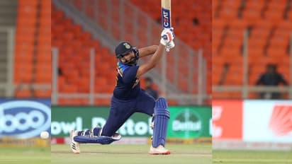 INDvsENG: సూర్యకుమార్ యాదవ్ సూపర్బ్ స్టార్ట్... నాలుగో టీ20లో టీమిండియా మంచి స్కోరు...