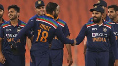 హిట్ మ్యాన్, ద్రావిడ్ పై ప్రశంసలు.. కైఫ్ ను ఆటాడుకున్న నెటిజన్లు.. అది మరిచిపోయావా అంటూ వాతలు..