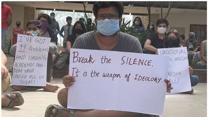 പിബി മെഹ്ത്തക്ക് പിന്നാലെ അരവിന്ദ് സുബ്രഹ്മണ്യവും രാജിവെച്ചു, അധ്യാപകർക്കു പിന്തുണയുമായി അശോകയിലെ വിദ്യാർഥികൾ