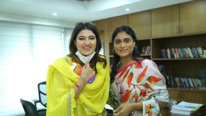 ష‌ర్మిలను క‌లిసిన సానియా మీర్జా సోదరి ఆనం మీర్జా, అజారుద్దీన్ కుమారుడు (ఫోటోలు)