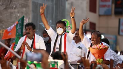 அதிமுக ஒரு ஆலமரம்... யார் வேண்டுமானாலும் போகட்டும்... ஓ.பி.எஸ் தெனாவெட்டு..!