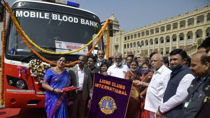 ವರ್ಷಕ್ಕೆ 3-4 ಬಾರಿ ರಕ್ತದಾನ ಮಾಡಿ: ಸಿಎಂ ಯಡಿಯೂರಪ್ಪ