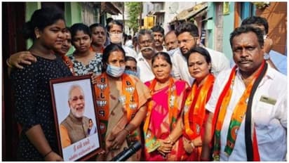 கமல்ஹாசனுக்கு எதிராக தெருத்தெருவாக இறங்கி பிரச்சாரம் செய்யும் கலா மாஸ்டர்! வைரலாகும் புகைப்படம்!