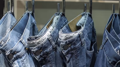 স্কিনি জিন্স পরলে হতে পারে এই মারাত্মক রোগ, সাবধান হোন এখন থেকেই