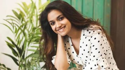 പിസ കഴിക്കാതിരിക്കാന്‍ കഷ്ടപ്പെടുന്ന കീര്‍ത്തി സുരേഷ്; ഒടുവില്‍ സംഭവിച്ചത്; വീഡിയോ