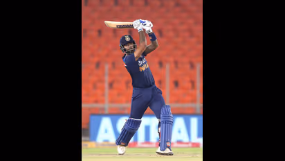 సూర్యకుమార్ యాదవ్‌ను అవుట్ చేయాలంటే ముగ్గురు కావాల్సిందే...