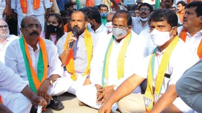 ఎన్నికల్లో బీజేపీ నేతలపై దాడులు.. చూస్తూ ఊరుకోం: వైసీపీకి సోము వీర్రాజు వార్నింగ్