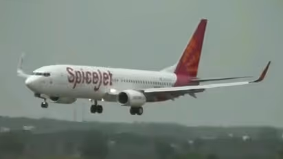 SpiceJet airlifts 2450 oxygen concentrators from Nanjing and Hong Kong
