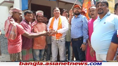 'আমি তরুন প্রজন্মের প্রতিনিধি', চিরাচরিত পোশাক ছেড়ে ফেডেড জিনসে প্রচারে রায়গঞ্জের BJP প্রার্থী