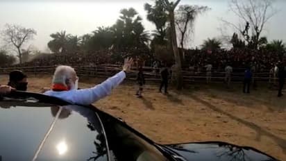 'চাইলে দিদি আমার মাথায় পা রাখতে পারেন', তৃণমূলের দেওয়াল লিখন নিয়ে কটাক্ষ মোদীর