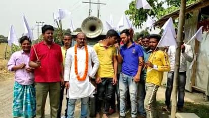 সবুজ-গেরুয়া-লাল নয়, মালদার মালতীপুরে ধবধবে সাদা পতাকা নিয়ে নির্দল, কতটা হবে অন্যদের কাঁটা