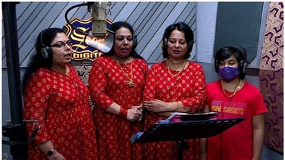 ജനഹൃദയപക്ഷമായി....; എൽഡിഎഫിനായി തെരഞ്ഞെടുപ്പ് പ്രചാരണ ഗാനം പാടി ശോഭനാ ജോർജ്