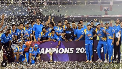 యువరాజ్ ఖాతాలో మరోటి... అండర్ 19 అయినా వరల్డ్కప్ అయినా యువీ ఉంటే చాలు...