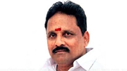 #BREAKING வேட்பாளர்களை விரட்டி விரட்டி வேட்டையாடும் கொரோனா... கதிகலங்கும் அரசியல்வாதிகள்...!