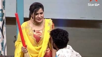 అలా పిలిచాడని వేదికపై కమెడియన్ ని కాలితో తన్నిన ఆషురెడ్డి