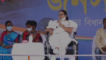 Mamata slams PM Modi; says BJP government is closing down central concerns