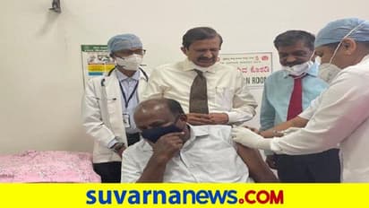ಕೊರೋನಾ ಲಸಿಕೆಯ ಮೊದಲ ಡೋಸ್ ಪಡೆದ ಮಾಜಿ ಸಿಎಂ ಕುಮಾರಸ್ವಾಮಿ