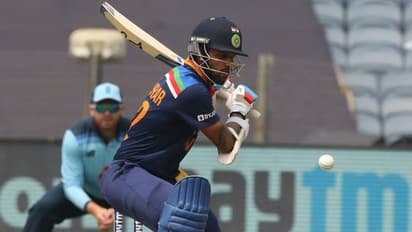 ஆர்ப்பாட்டமே இல்லாமல் சைலண்ட்டா சாதனை படைக்கும் ஷிகர் தவான்..! கோலிக்கும் தவானுக்கும் பெரிய வித்தியாசமே இல்ல