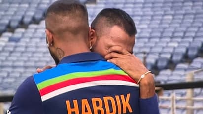 ಭಾವುಕರಾಗಿ ಕ್ರೀಸ್‌ಗಿಳಿದ ಕ್ರುನಾಲ್ ಪಾಂಡ್ಯ ಸ್ಫೋಟಕ ಬ್ಯಾಟಿಂಗ್; ಹಲವು ದಾಖಲೆ ಉಡೀಸ್!