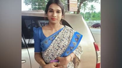 'അനന്യയെ ആശുപത്രി ജീവനക്കാര് മര്ദ്ദിച്ചു'; മെച്ചപ്പെട്ട ചികിത്സ ലഭിച്ചില്ലെന്നും അച്ഛന് അലക്സാണ്ടര്