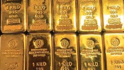 കടത്തിയത് രണ്ടു കിലോയോളം സ്വർണ്ണം, രണ്ടു യാത്രക്കാർ കരിപ്പൂരിൽ കസ്റ്റംസ് പിടിയിൽ