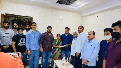 అమెరికాలో కొడుకు మృతి... కడుపుకోతకు గురైన తల్లికి అండగా నిలిచిన టిఆర్ఎస్ యూఎస్ఏ