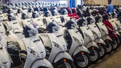 Yamaha Aerox 155 Maxi: বড় ধামাকা ইয়াহামার ভারতে এলো ব্যাটারি চালিত ম্যাক্সি স্কুটি