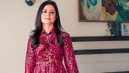 TV एंकर के टोकने पर दिखा दी थी बीच की ऊंगली, कौन हैं महुआ मोइत्रा, जो लंदन की नौकरी छोड़कर राजनीति में आईं