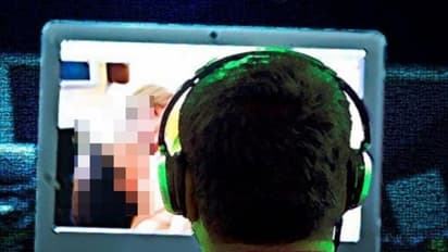 इस यूनिवर्सिटी में घंटों पोर्न फिल्म देखते थे महिला-पुरुष कर्मचारी, गंदे शौक में गंवा दी अपनी नौकरी तक