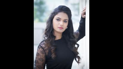 అరియనా కోసం ఫ్యాన్స్ పూజలు.. అసలు ఇంతకీ ఏం జరిగింది!