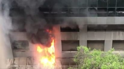 কলকাতার বুকে ফের অগ্নিকাণ্ড, লেলিহান শিখা এবার লেলিন সরণিতে, আহত ১ দমকলকর্মী