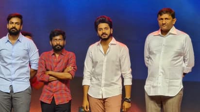 మెగా పవర్‌ స్టార్‌ రామ్‌చరణ్‌ బర్త్ డే సెలబ్రేషన్స్.. వైష్ణవ్‌ తేజ్‌, దివి స్పెషల్‌ ఎట్రాక్షన్‌..