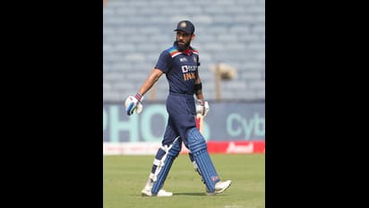 Virat Kohli's latest click keeps fans guessing