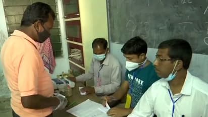 ಪಶ್ಚಿಮ ಬಂಗಾಳದಲ್ಲಿ ಶೇ.79.79, ಅಸ್ಸಾಂನಲ್ಲಿ ಶೇ.72 ರಷ್ಟು ಮತದಾನ; ಹೇಗೆ ಸಾಧ್ಯ ಎಂದ ದೀದಿ!