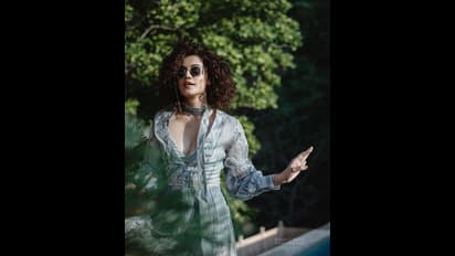 అమ్మాయిల బికినీలపై ట్రోల్స్‌ చేస్తారు.. అబ్బాయిలు విప్పుకుంటే ఎందుకు కామెంట్‌ చేయరుః తాప్సీ ఫైర్‌