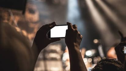 'അശ്ലീല ഉള്ളടക്കം' ഫോൺതന്നെ തടയും, വിചിത്രമായ നിയമം പാസാക്കി ഈ സംസ്ഥാനം