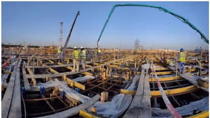 അബുദാബി ഹിന്ദു ക്ഷേത്രം; അടിത്തറ നിര്മ്മാണം ഏപ്രിലില് പൂര്ത്തിയാകും