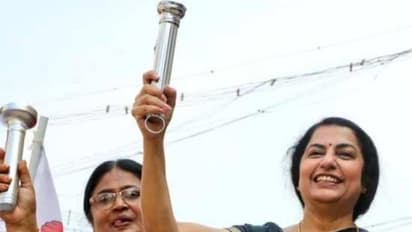 சித்தப்பா கமலுக்காக தெருத்தெருவாக பிரச்சாரம் செய்யும் நடிகை சுஹாசினி!