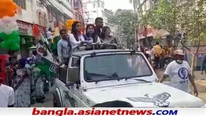 দোলে বর্নাঢ্য শোভাযাত্রায় প্রচারটাও সারলেন ব্রাত্য বসু, দেখুন ছবিতে-ছবিতে