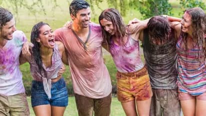 হোলির রঙ তুলতে নাজেহাল, মুখ-চুল থেকে চটজলদী রঙ তুলে ফেলার টিপস