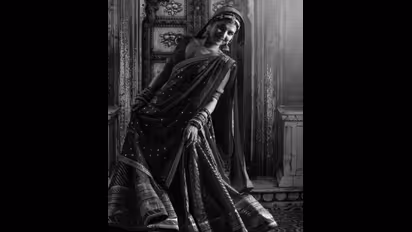 ராதையாக மாறிய விஜய் டிவி தொகுப்பாளினி டிடி..! அழகில் ஹீரோயின்களையே மிஞ்சிட்டாங்க..!