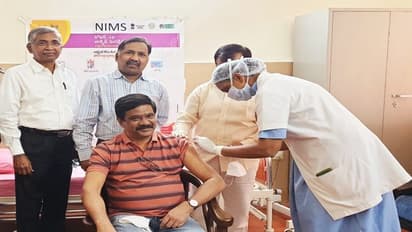 కోవిడ్ వ్యాక్సిన్ తీసుకున్న మంత్రి వేముల ప్రశాంత్ రెడ్డి దంపతులు (వీడియో)