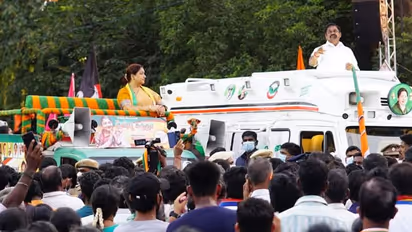 திரைப்படத்தில் மட்டுமல்ல அரசியலிலும் நட்சத்திரமாக ஜொலிக்கிறார் குஷ்பு..பரப்புரையில் புகழ்ந்து தள்ளிய முதல்வர்