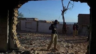 पाकिस्तान में 100 साल पुराने हिंदू मंदिर पर अज्ञात लोगों ने किया हमला, होली नहीं मना सका परिवार