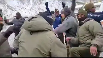 Watch: Here's how you celebrate Holi at 17000 feet