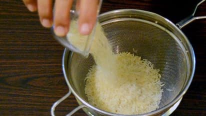 बंगाल की राजनीति सी ही मजेदार है ये बंगाली मिष्टी पुलाव, रसगुल्ले से भी ज्यादा किया जाता है पसंद