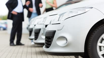 కొత్త కారు కొనాలనుకుంటున్నారా..? అయితే వెంటనే కొనేయండి.. ఎందుకంటే ?