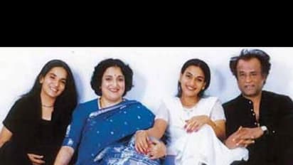 టీనేజ్‌ కూతుళ్లతో రజనీకాంత్‌, భార్య లతా.. రేర్‌ పిక్స్ వైరల్‌..