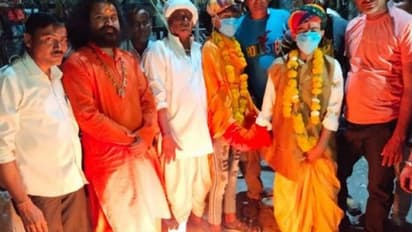 ಪರಸ್ಪರ ಮದುವೆಯಾದ್ರು ಯುವಕರು: ಗೆಳೆಯನನ್ನೇ ವರಿಸಿದ ಗಂಡು!